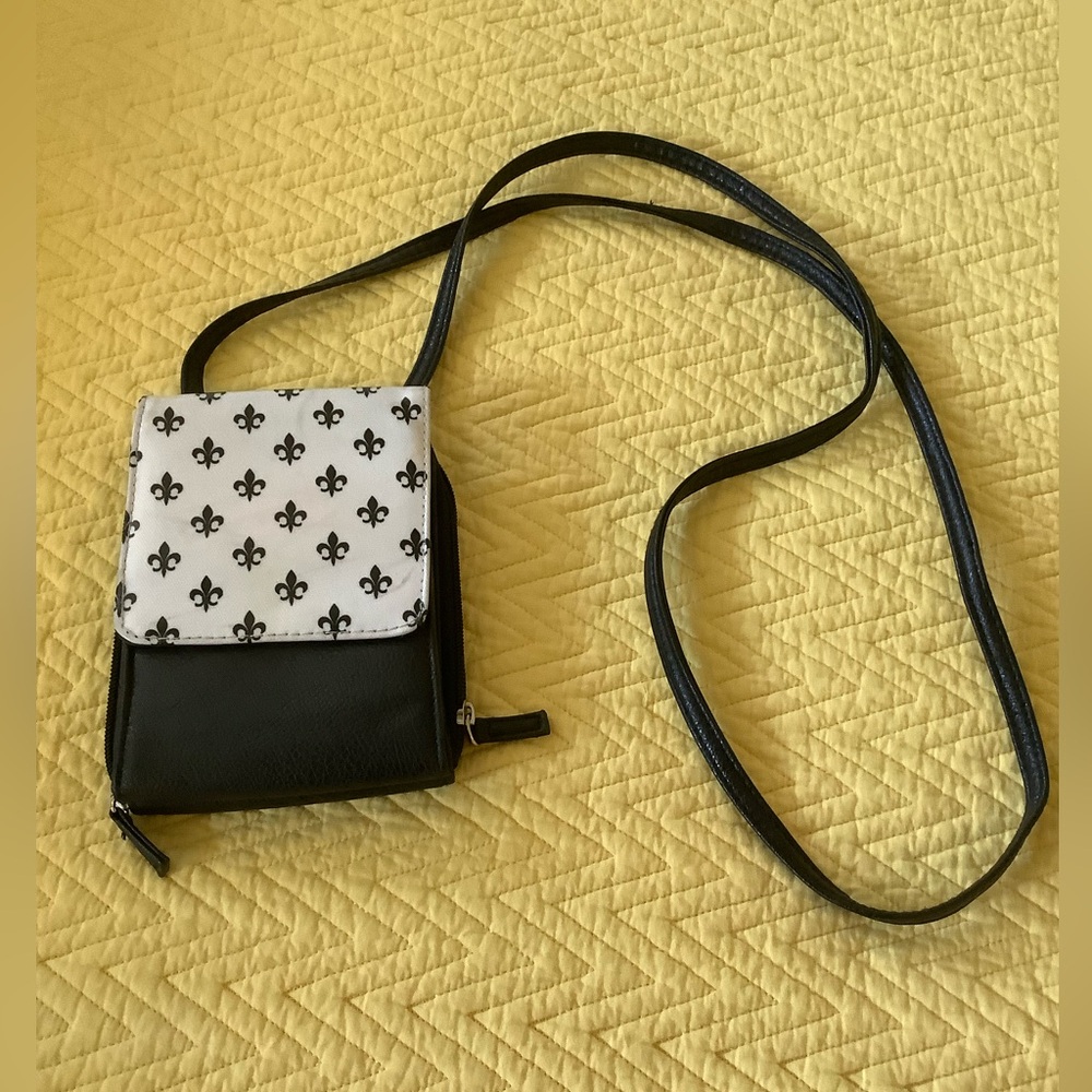 Women’s Crossbody Wallet